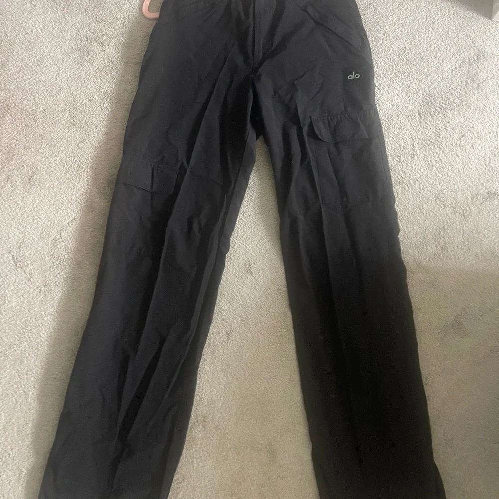 Alo Men’s Black Performance Cargo Pants